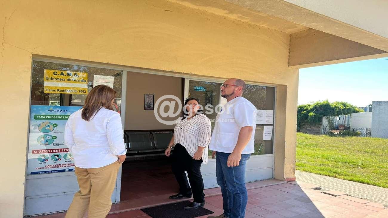 Acompañada por el director departamental de ASSE, Dr. Juan Carlos Darruech visitó las policlínicas de ambos lugares, viendo la posibilidad de apoyar algunas obras de refacción.